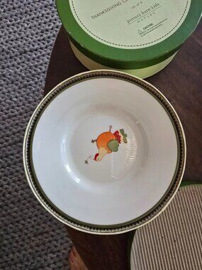 Potterybarn Kids Thanksgiving Dessert Plates (8 Plates)